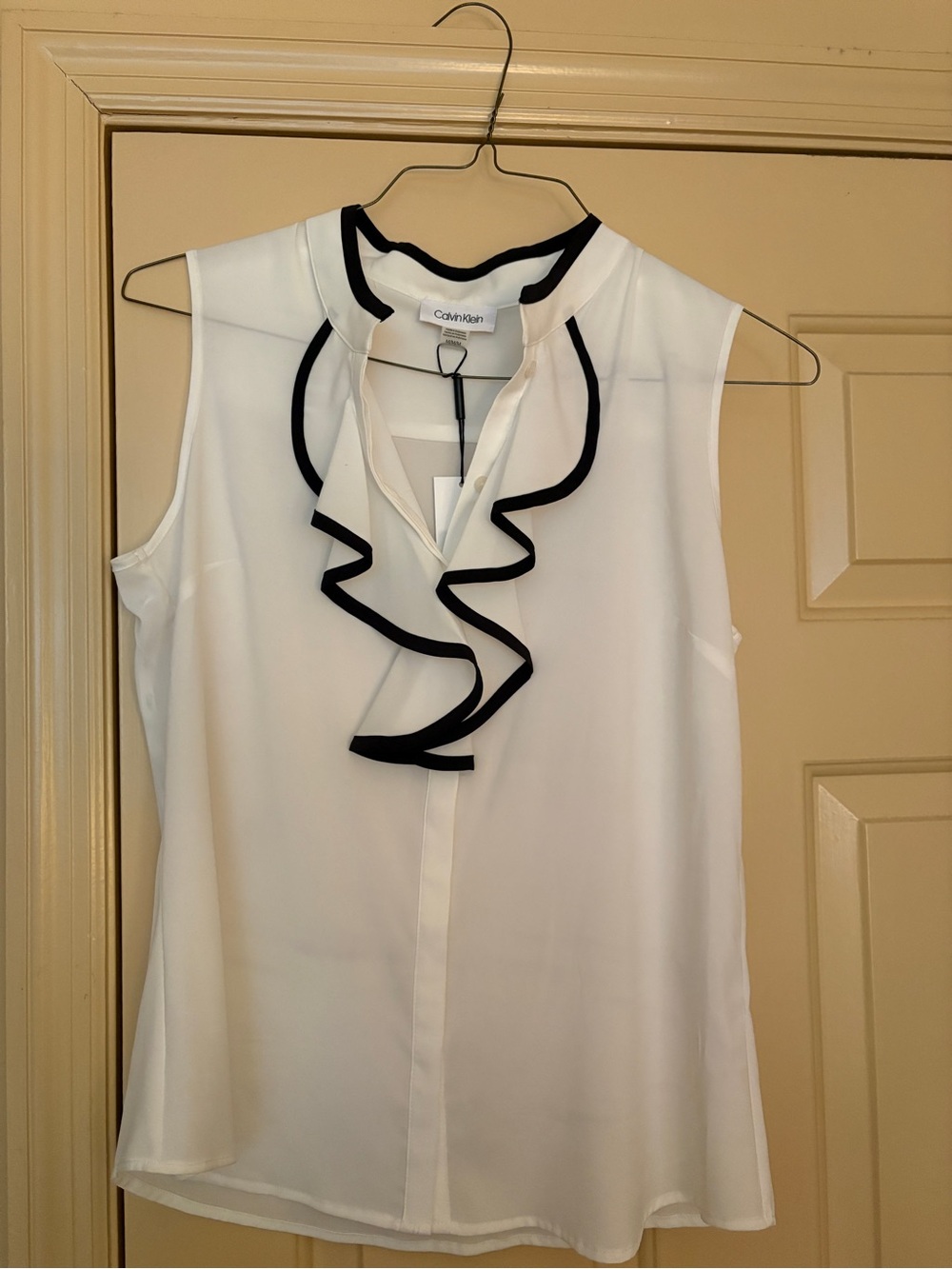 NWT Calvin Klein White Black Ruffle Front Sleeveless Blouse M